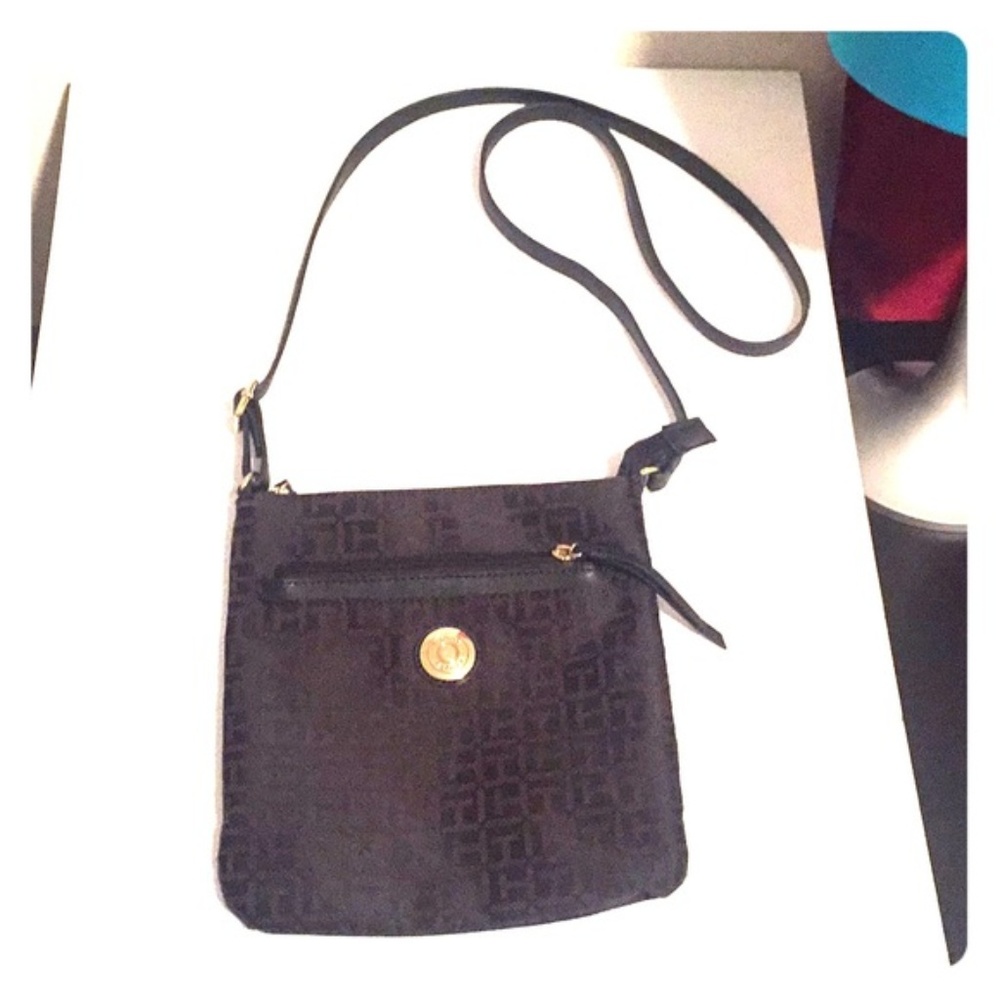 Tommy Hilfiger Zipper Cross-body Bag